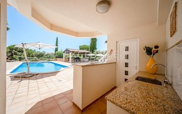 Property slide 44