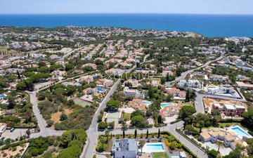 Property slide 32