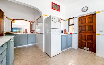 Property slide 19