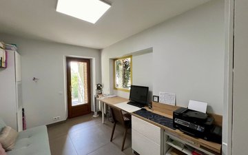 Property slide 18
