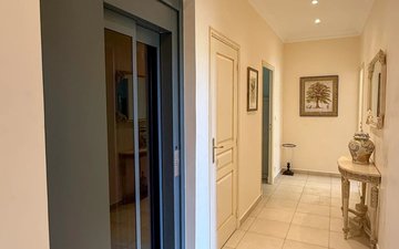 Property slide 18