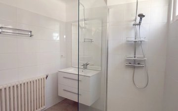 Property slide 10