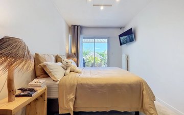 Property slide 17