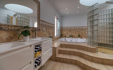 Property slide 18