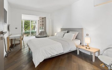 Property slide 10