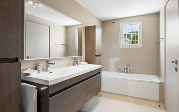 Property slide 17
