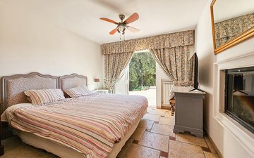 Property slide 17