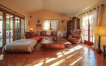 Property slide 10
