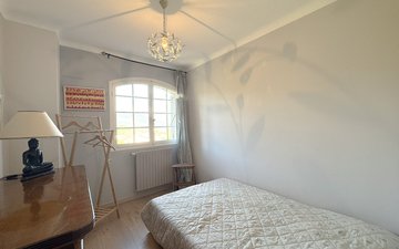 Property slide 16