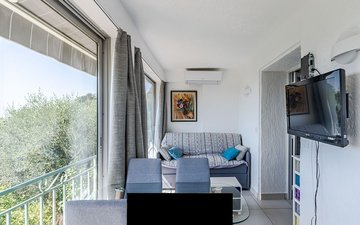 Property slide 15