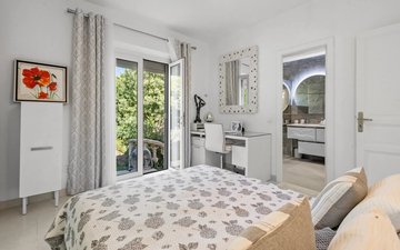 Property slide 10