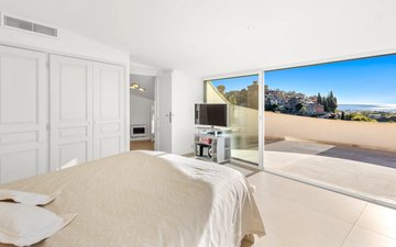 Property slide 17