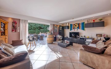 Property slide 16