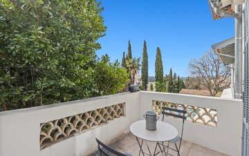 Property slide 17