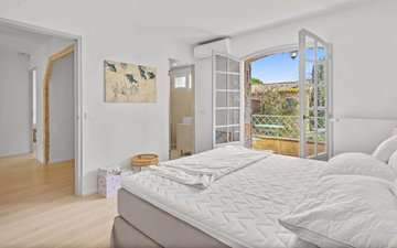 Property slide 17