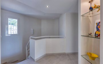 Property slide 18
