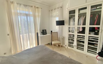 Property slide 10