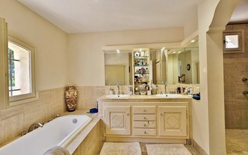 Property slide 16