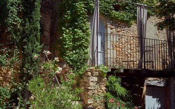 Property slide 16