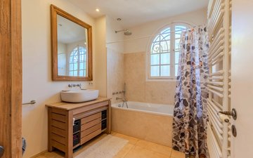 Property slide 10