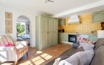 Property slide 17