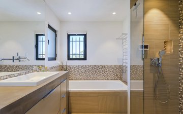 Property slide 16