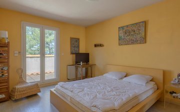 Property slide 16