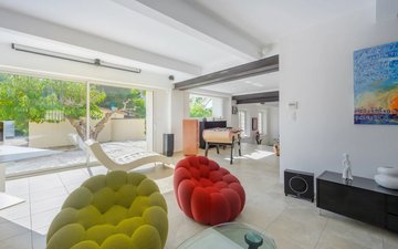 Property slide 6