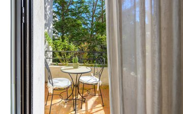Property slide 10