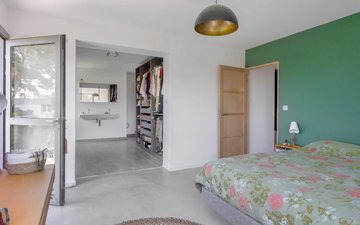 Property slide 15