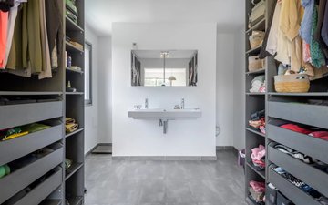 Property slide 16