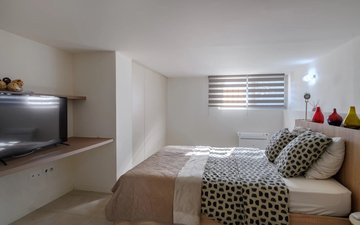 Property slide 14