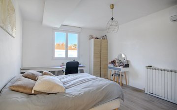 Property slide 17