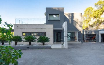 Property slide 16