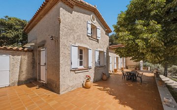 Property slide 10