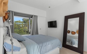 Property slide 16