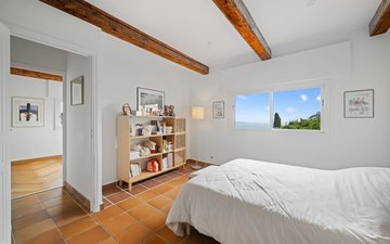 Property slide 14