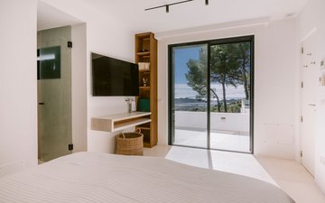 Property slide 16