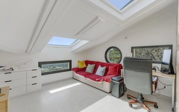 Property slide 10