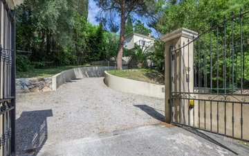 Property slide 16