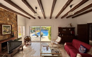 Property slide 18