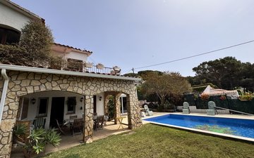 Property slide 10