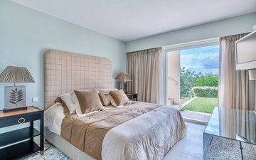 Property slide 10