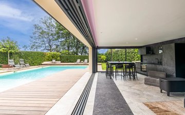 Property slide 10