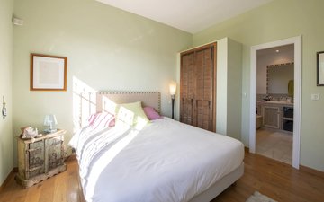 Property slide 10
