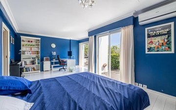 Property slide 10