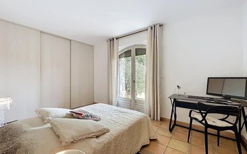 Property slide 17