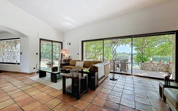 Property slide 10