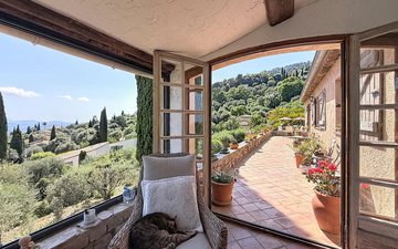 Property slide 10