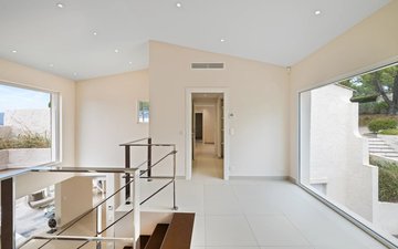 Property slide 14